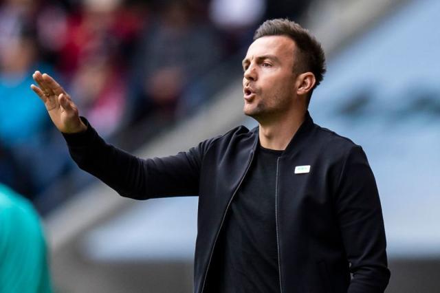 开云-放弃控球直接长传冲吊！奥格斯堡高举高打收获奇效