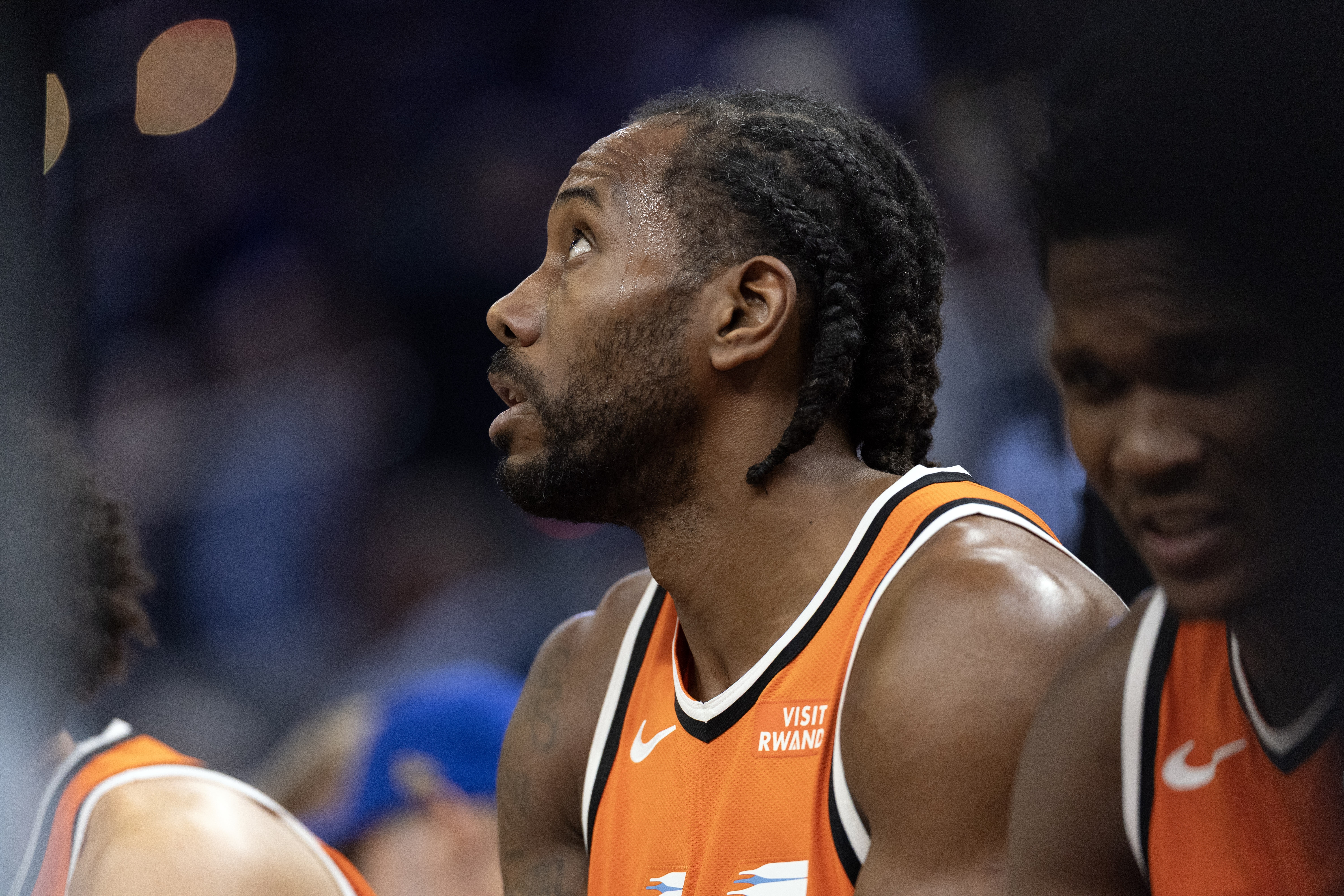 开云官网-延续纪录！伦纳德连续38场砍下20+ 距离队史纪录还差6场