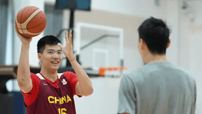 开云娱乐-焦泊乔：大家打得比较团结，我们在场上有更多的呼应和交流